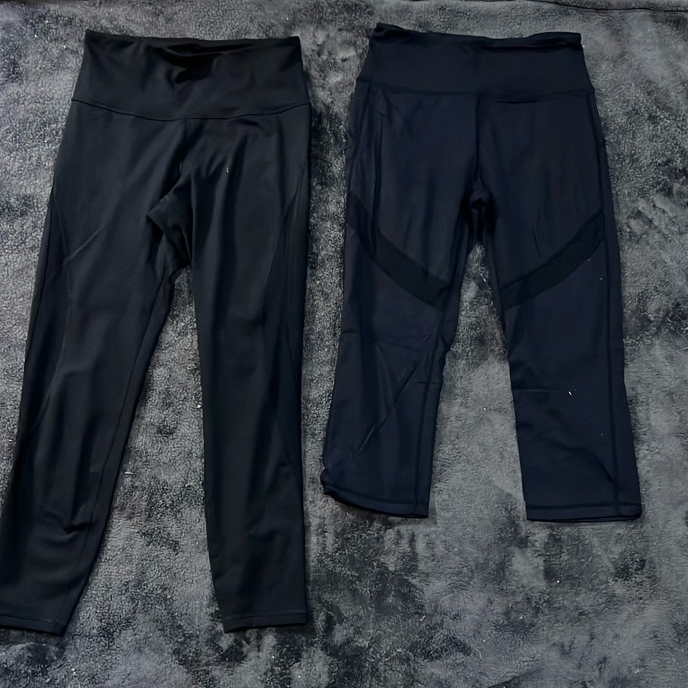 Women’s bundle black leggings and capris M